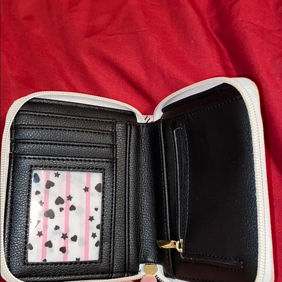 Betsey Johnson wallet - Picture 2 of 3